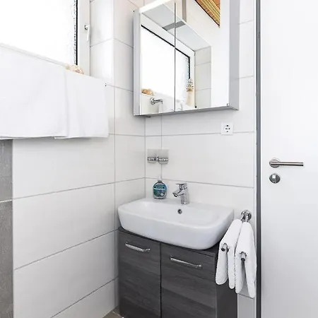 Apartment Von-eucken-weg 21 01 *